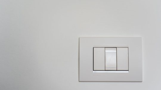 5 Signs You Need Lutron Lighting Control in Your NYC Apartment